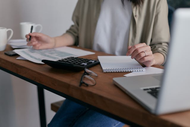 Tips for Sticking to a Personal Budget