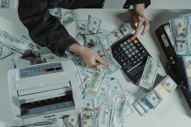 Tips for Sticking to a Personal Budget