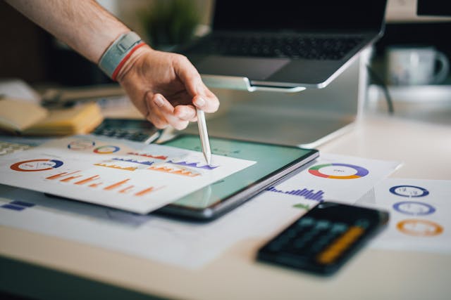 Best Side Hustles to Pay off Debt Faster